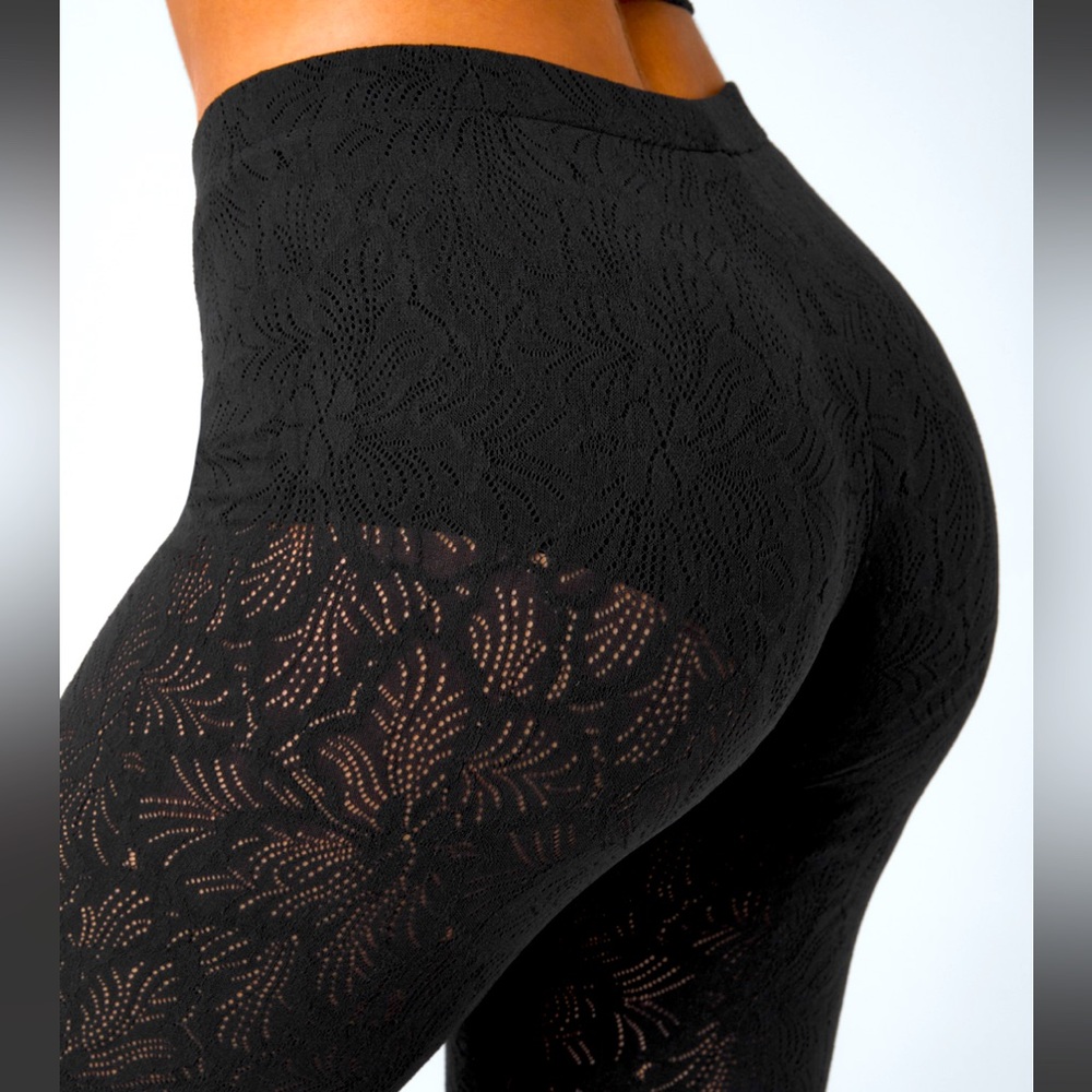 NWT New w tags Mid Rise 2-in-1 Lace Casual Flare Sexy Pants Size M (Size 8-10)